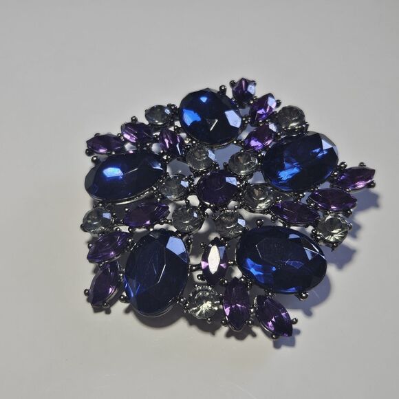 **Final Sale** Dark Silver Tone Purple Blue Gray Rhinestone Brooch - Picture 9 of 9